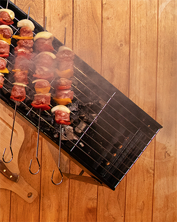 Com a #ChurrasToGoLongMor o churrasco é onde você quiser! Além de sua funcionalidade, ela é super compacta, mas do tamanho ideal para servir a família toda ♥️
Clique na imagem para conferir.